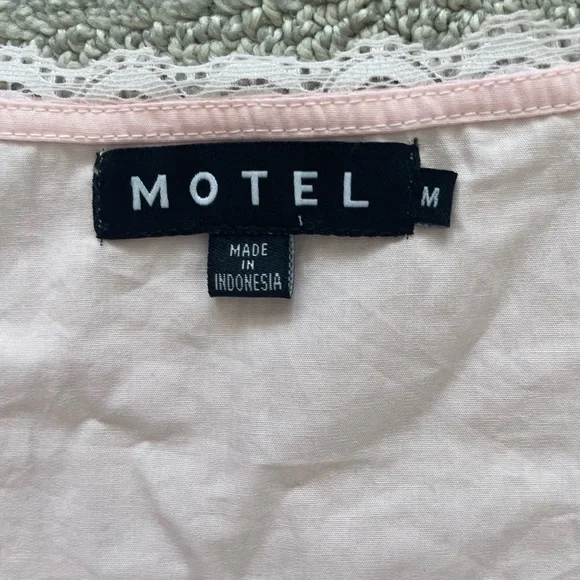 Motel Women’s pink blouse puff sleeve corset ruffle coquette summer spring cute - Picture 3 of 4